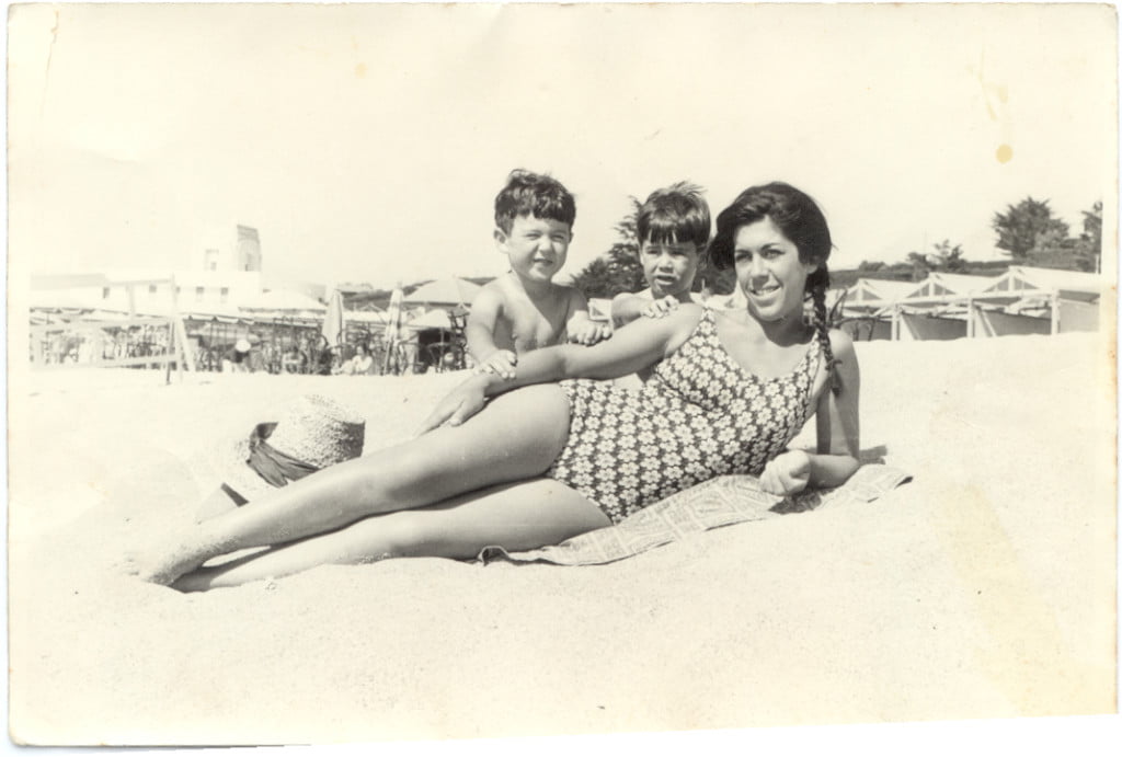 1962 Fernando y Santiago Aguerre y su madre en Playa Grande copy