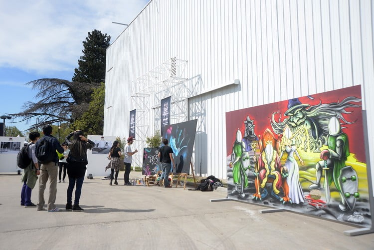 Mural Martin Varbaro + graffiteros en acción