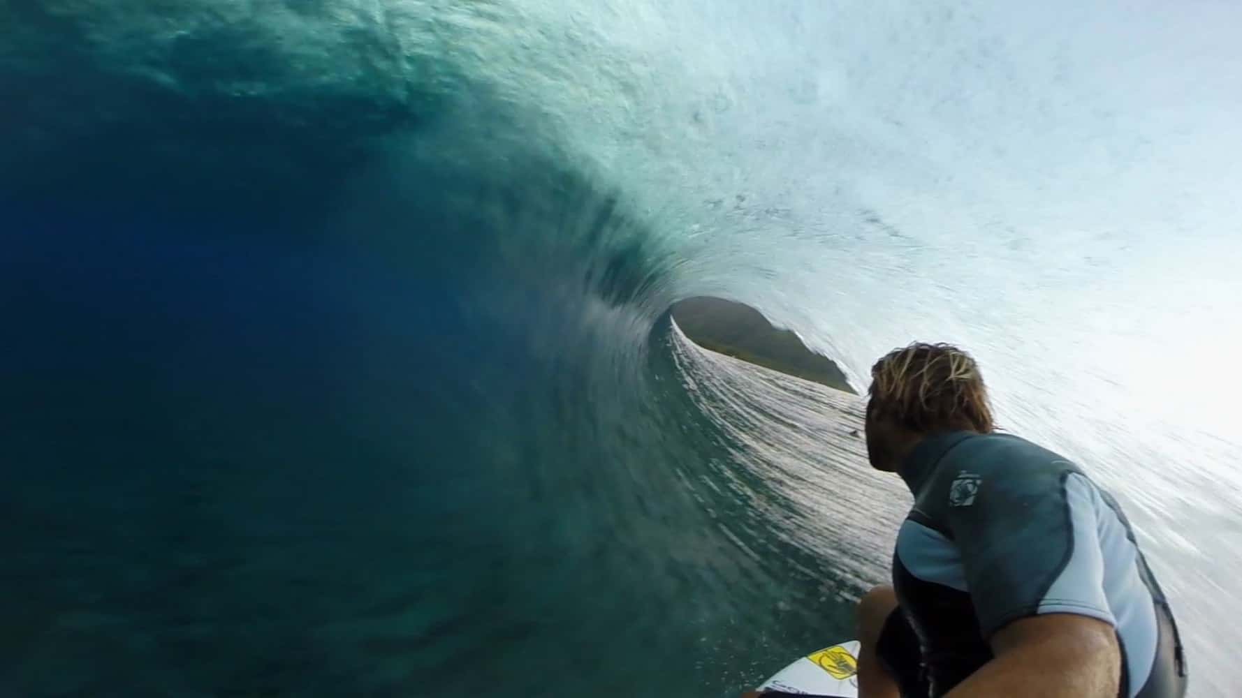 Metete al agua a surfear ahora en Tahiti, cámara 360